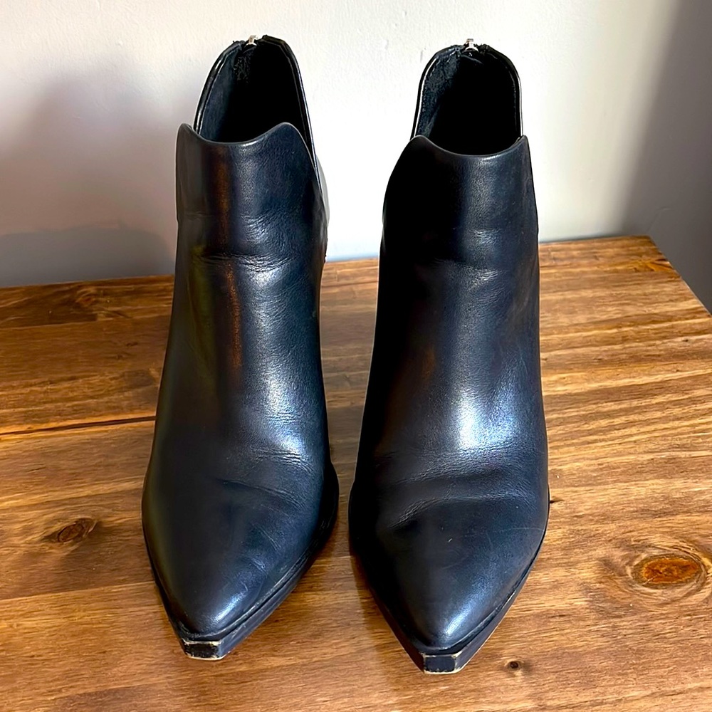 Steve Madden | Camryn Pointed Toe Bootie | Size 9 | Black